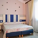 Konukevi Casa Di Nina Oleggio Castello