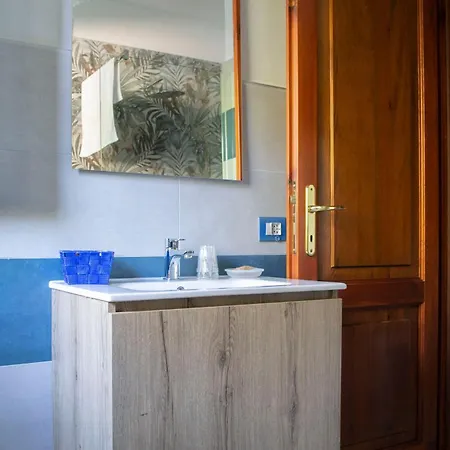 Casa Di Nina Gæstehus Oleggio Castello