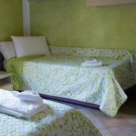 Casa Di Nina Oleggio Castello
